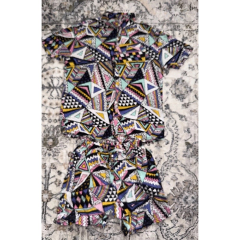 Super Massive 90's Print Button Up Shirt (L) and Matching Shorts (M) 100% Rayon